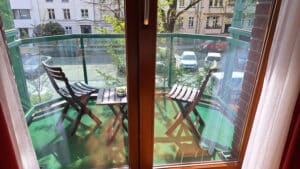 Balkon mit Sitzplatz am Studio Pankow