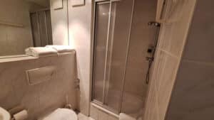 Dusche im Badezimmer des Studio Pankow